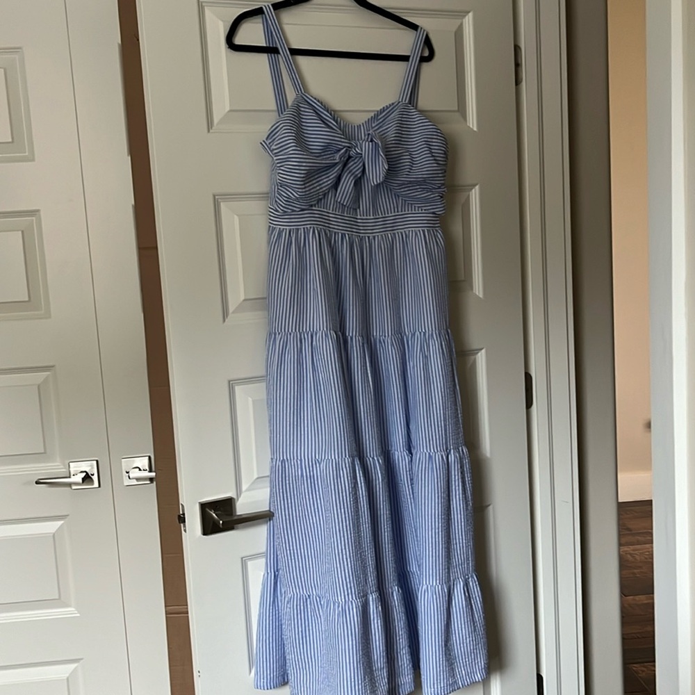 English factory size M seersucker blue and white striped dress